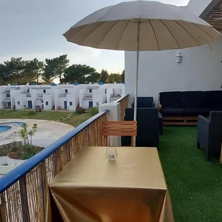 Alvor Balcony With Pool By Homing Appartamento