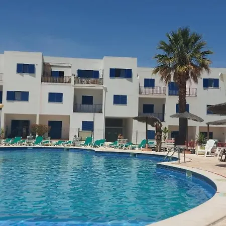 Alvor Balcony With Pool By Homing Алвор