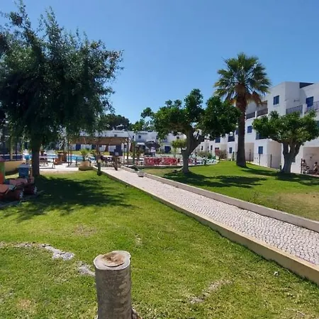 Alvor Balcony With Pool By Homing Алвор